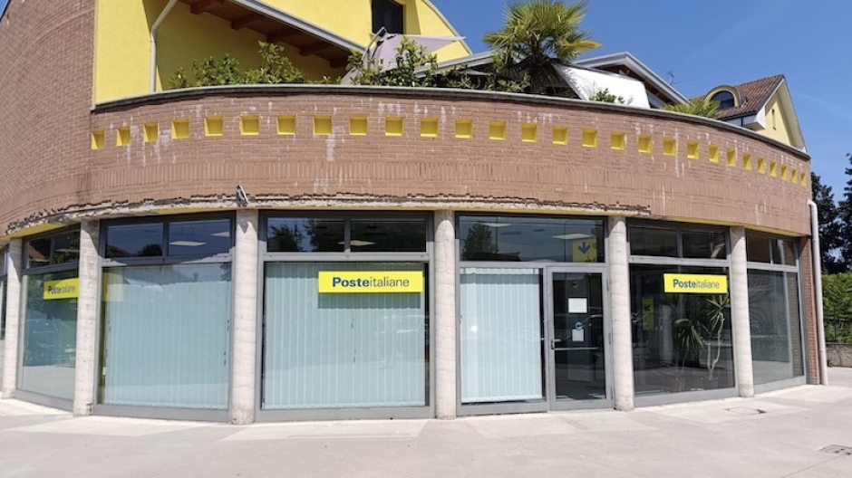 Oleggio, ufficio postale riaperto dopo i lavori del 
